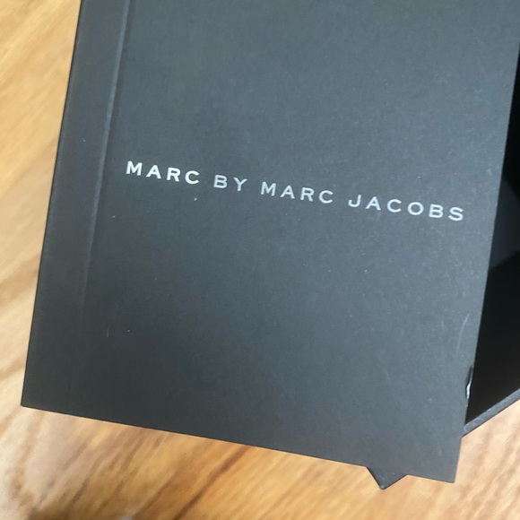 Marc Jacobs Watch - Picture 3 of 3
